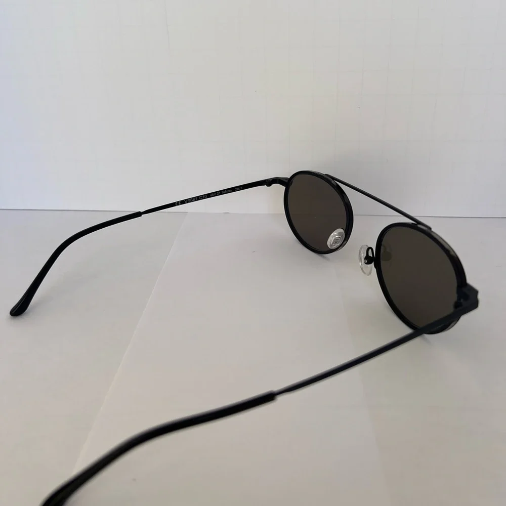 Vanni | Round, Metal Rim sunglasses - Picture 5 of 11